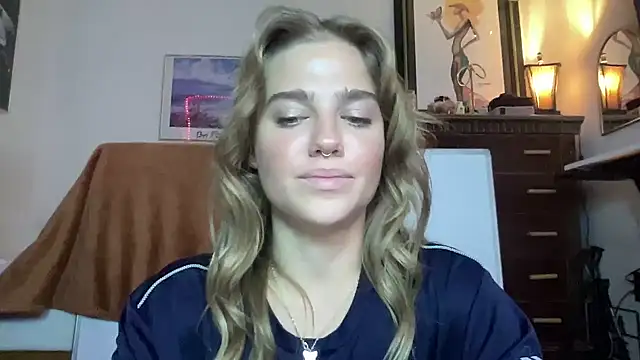 Snapshot of sweetceeme chatting on 10.17.25 sweetceeme online show from 10.17.25