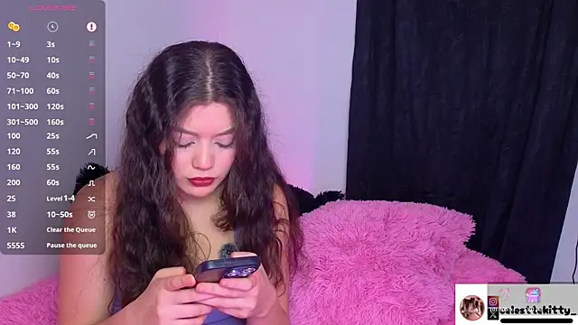 Snapshot of celestte_evans_1 chatting on 10.18.25 celestte evans 1 online show from 10.18.25