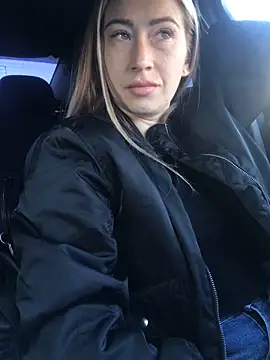 Reina Cummings online show from 09.22.25