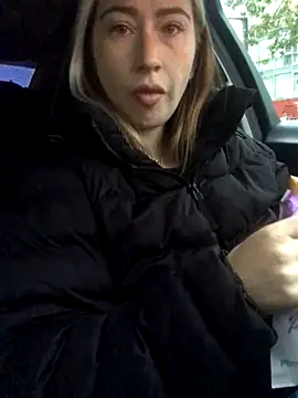 Reina Cummings online show from 09.29.25