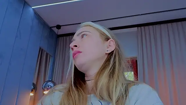 Reina Cummings online show from 11.14.25