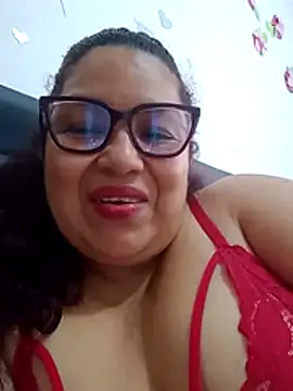 Snapshot of ladytropical1 chatting on 04.08.26 ladytropical1 online show from 04.08.26