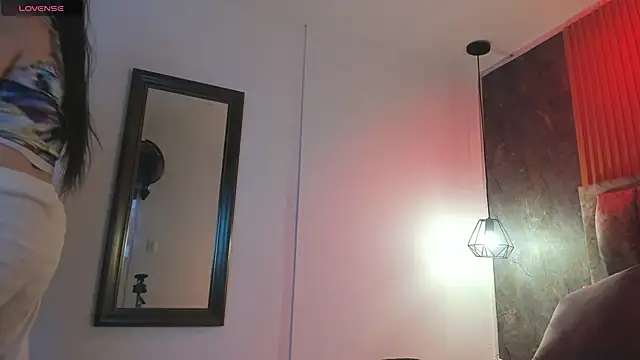 Snapshot of luna_killari chatting on 10.01.25 luna killari online show from 10.01.25