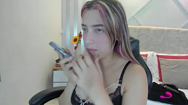 nami sweet  online show from 09.19.25