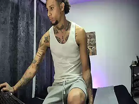 Snapshot of juantalents chatting on 09.22.25 juantalents online show from 09.22.25