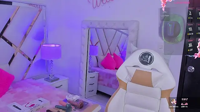 Snapshot of megann__up chatting on 09.14.25 megann  up online show from 09.14.25