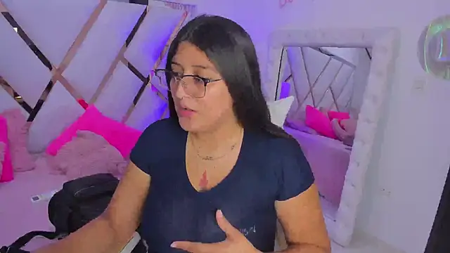 Snapshot of megann__up chatting on 10.12.25 megann  up online show from 10.12.25