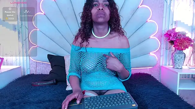 MisRoos online show from 12.17.25