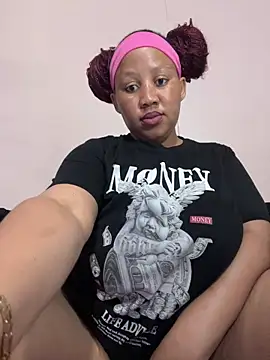 Snapshot of Yellowriider chatting on 12.18.25 Yellowriider online show from 12.18.25