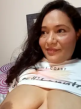 Laurasofia01 online show from 10.02.25