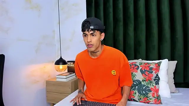 Thiago twink online show from 10.21.25
