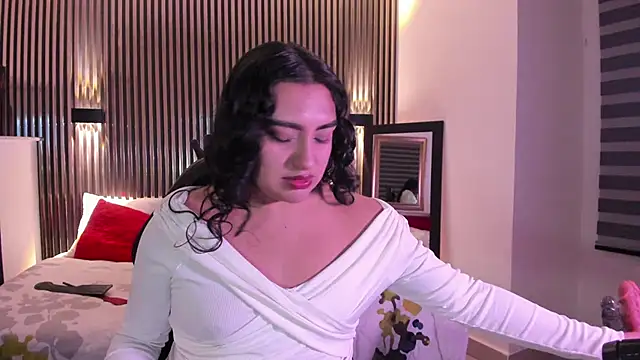 SyraPalmer online show from 10.09.25