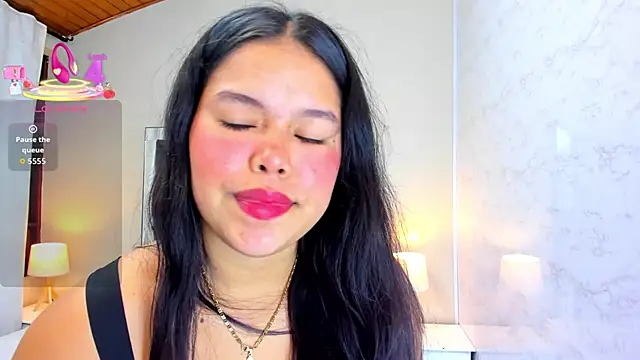 Snapshot of kittyy_babee chatting on 09.22.25 kittyy babee online show from 09.22.25
