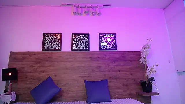 AlexandraCambell online show from 10.02.25