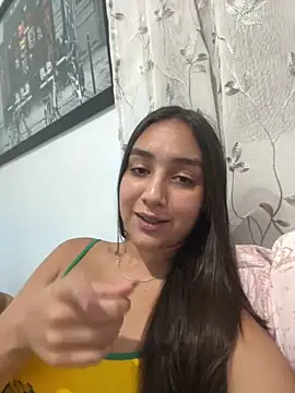 Snapshot of hannahhotwife chatting on 06.05.26 hannahhotwife online show from 06.05.26