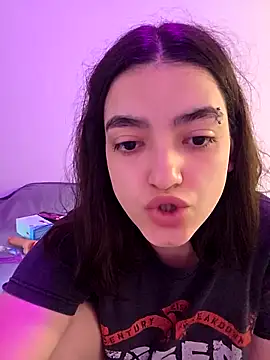 Snapshot of abrilour chatting on 04.05.26 abrilour online show from 04.05.26