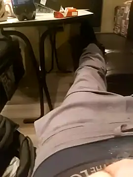 Snapshot of Lavoieya chatting on 11.20.25 Lavoieya online show from 11.20.25