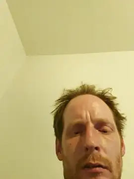 Snapshot of Lavoieya chatting on 11.30.25 Lavoieya online show from 11.30.25