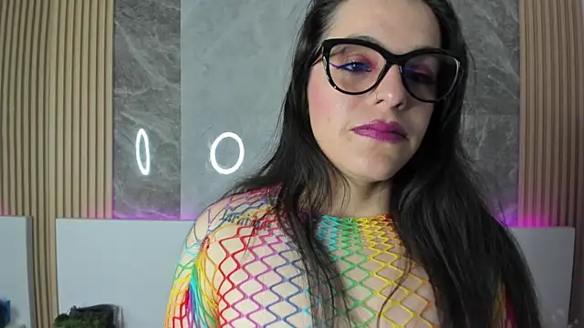 IsisNoir online show from 09.20.25