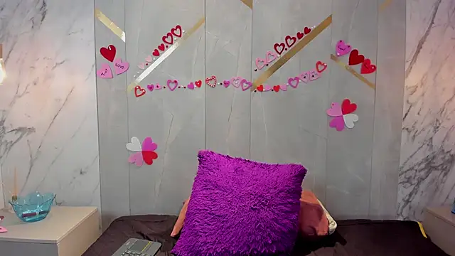 IsisNoir online show from 03.02.26