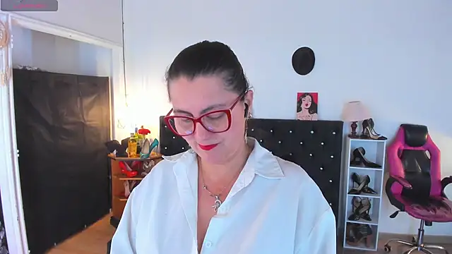 D Martii online show from 11.21.25