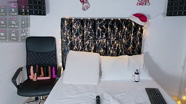 evvaa moon69 online show from 12.19.25