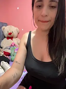 GiaDuque online show from 11.05.25