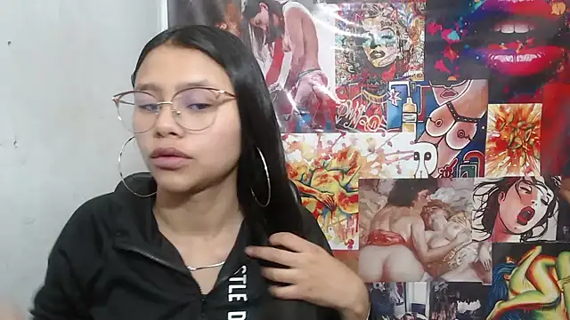 SofieLove 01 online show from 10.19.25