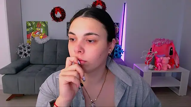 queenofthesense  online show from 12.02.25