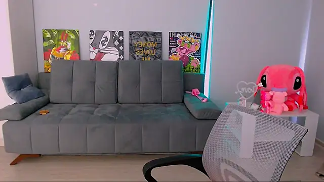 Snapshot of queenofthesense_ chatting on 02.17.26 queenofthesense online show from 02.17.26