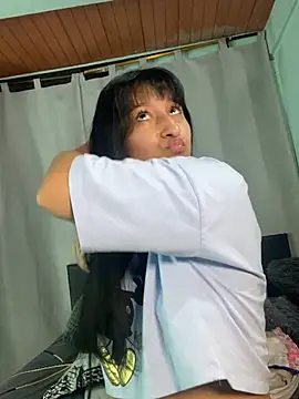 EVAH LEE  online show from 02.04.26