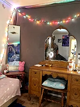 PeachyAriel online show from 04.08.26