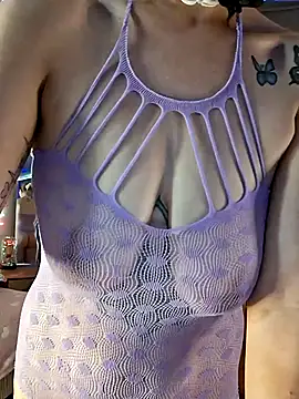 PeachyAriel online show from 04.13.26