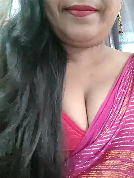 Snapshot of Sofia-ex chatting on 10.24.25 Sofia-ex online show from 10.24.25