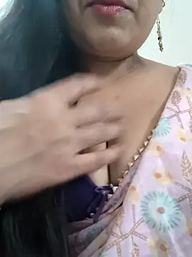 Snapshot of Sofia-ex chatting on 10.31.25 Sofia-ex online show from 10.31.25