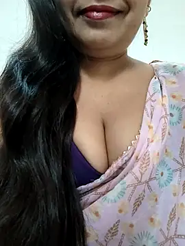 Snapshot of Sofia-ex chatting on 11.22.25 Sofia-ex online show from 11.22.25