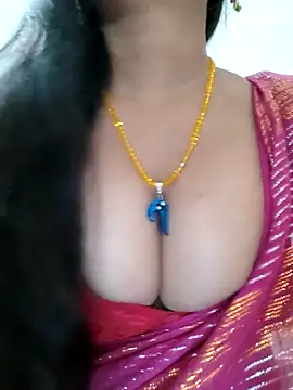 Snapshot of Sofia-ex chatting on 11.28.25 Sofia-ex online show from 11.28.25