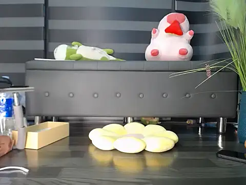 Snapshot of NANA_199k chatting on 10.06.25 NANA 199k online show from 10.06.25