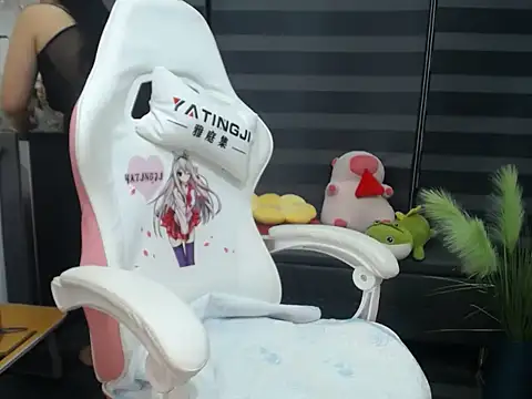 Snapshot of NANA_199k chatting on 10.30.25 NANA 199k online show from 10.30.25