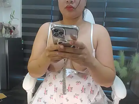 Snapshot of NANA_199k chatting on 11.11.25 NANA 199k online show from 11.11.25