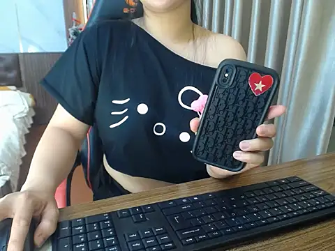 Snapshot of NANA_199k chatting on 11.29.25 NANA 199k online show from 11.29.25