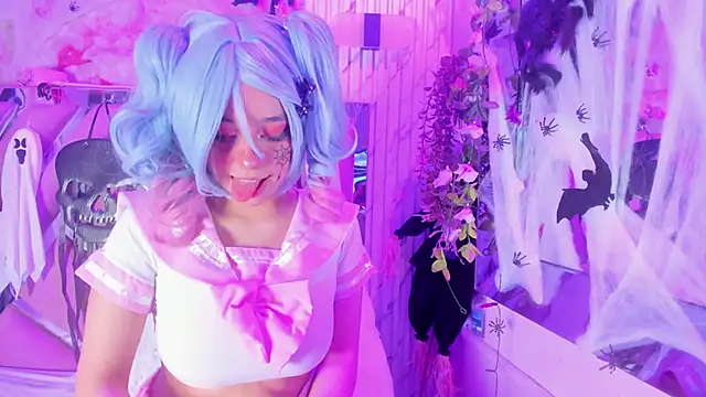 Snapshot of Akane_Hikari_ chatting on 10.19.25 Akane Hikari  online show from 10.19.25
