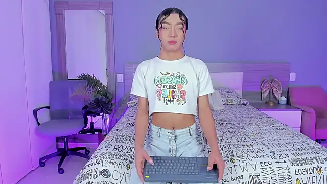 Alaiaguerra online show from 10.15.25