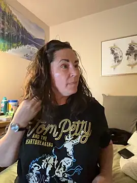 petalsexy online show from 10.22.25