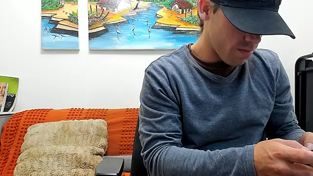 Snapshot of alex-golden chatting on 09.22.25 alex-golden online show from 09.22.25