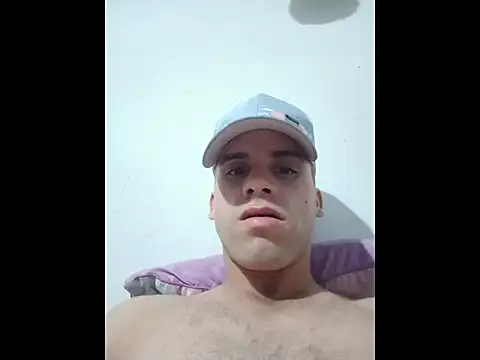 Snapshot of alex-golden chatting on 12.15.25 alex-golden online show from 12.15.25