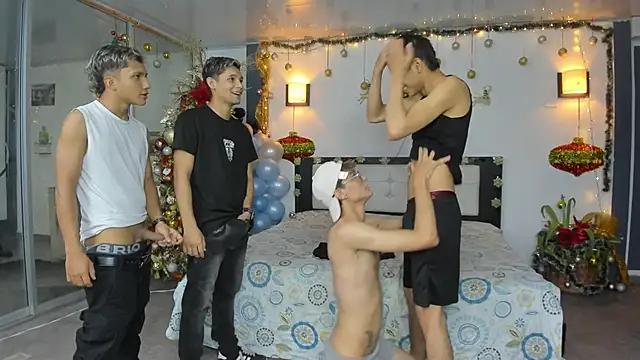 Snapshot of Bisexlifehot__ chatting on 12.15.25 Bisexlifehot online show from 12.15.25