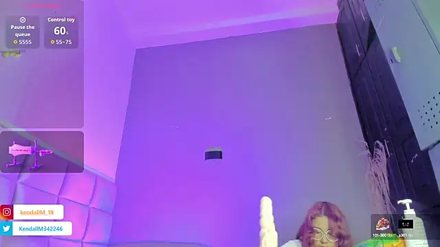 Snapshot of _Kendall_19 chatting on 09.17.25  Kendall 19 online show from 09.17.25