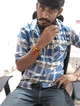 Snapshot of krishjaat43 chatting on 09.26.25 krishjaat43 online show from 09.26.25