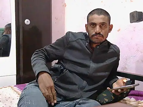 Snapshot of krishjaat43 chatting on 12.16.25 krishjaat43 online show from 12.16.25